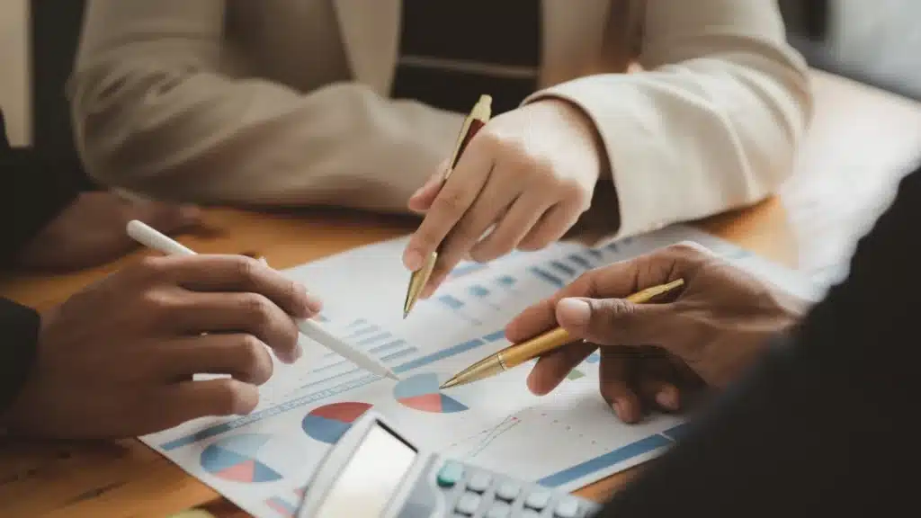 How to Legally Pay $0 in Taxes in 2025 – Smart Loopholes the Rich Use